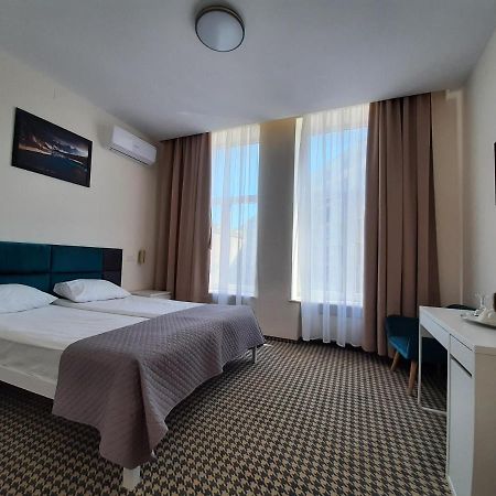 Hotel Astoria City Center Iasi Luaran gambar