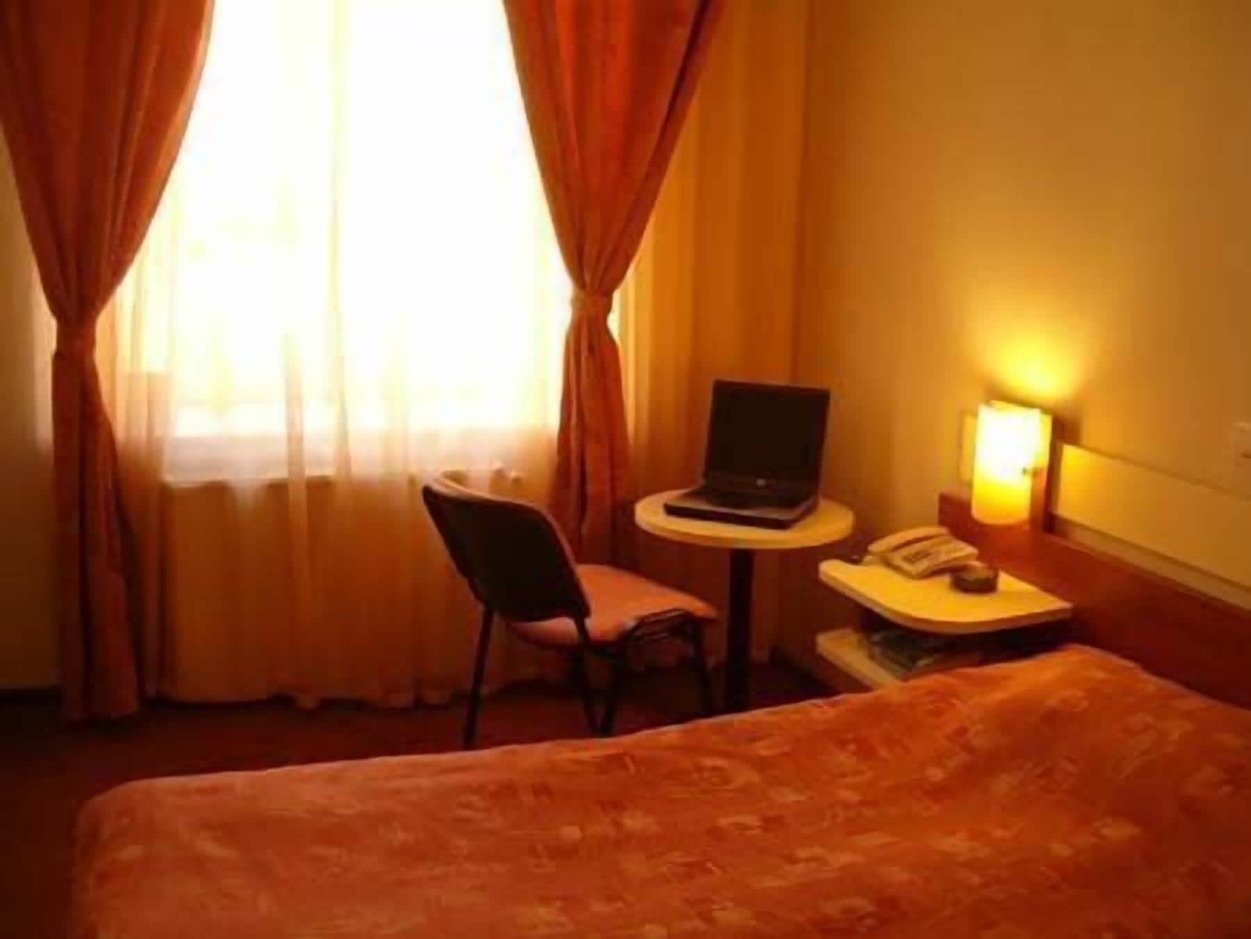 Hotel Astoria City Center Iasi Luaran gambar