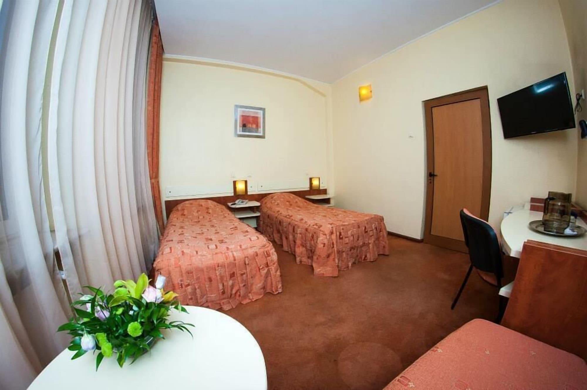 Hotel Astoria City Center Iasi Luaran gambar