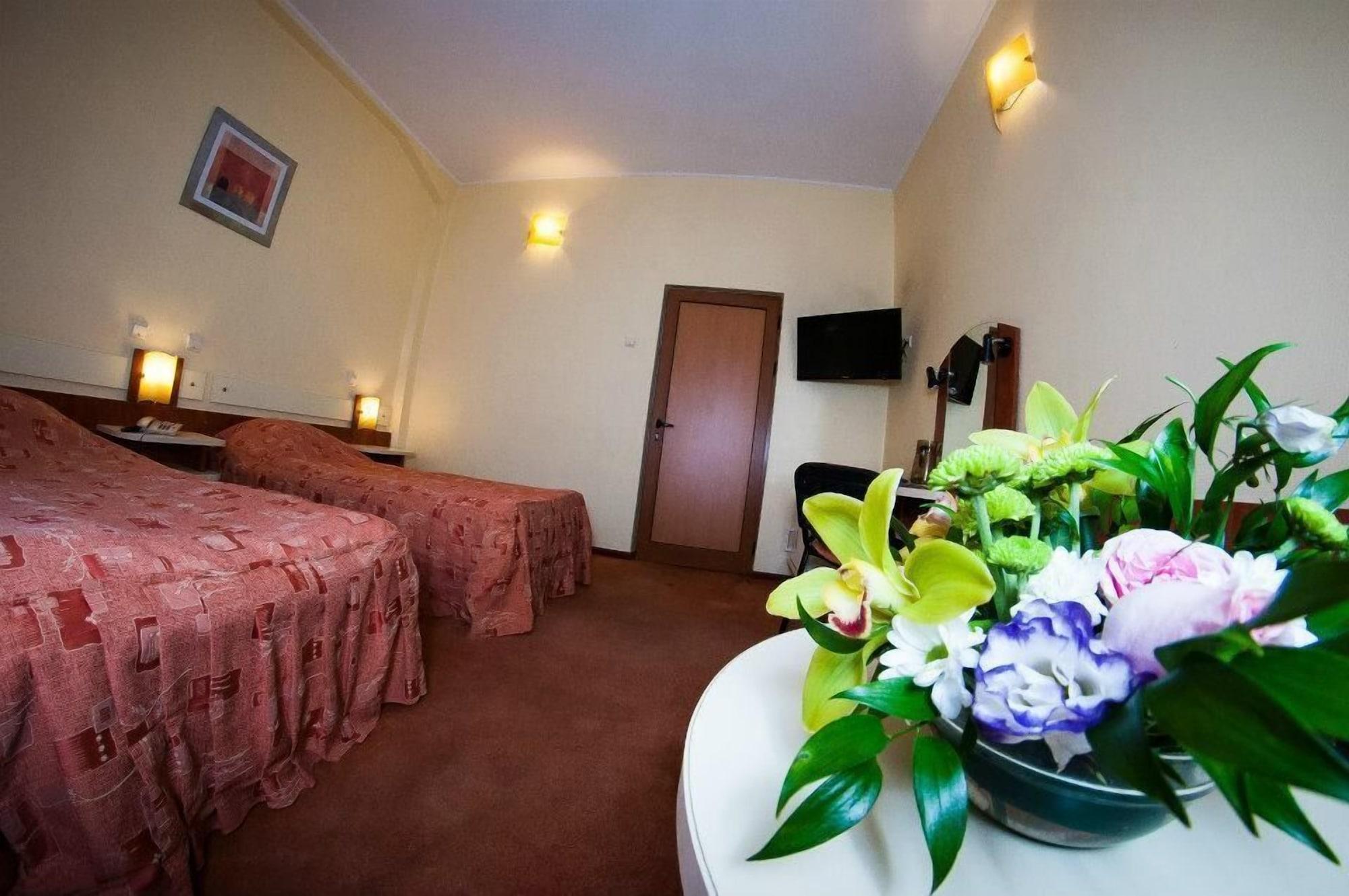 Hotel Astoria City Center Iasi Luaran gambar