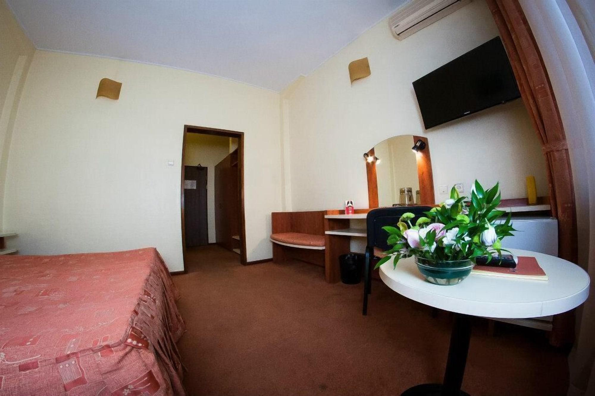 Hotel Astoria City Center Iasi Luaran gambar