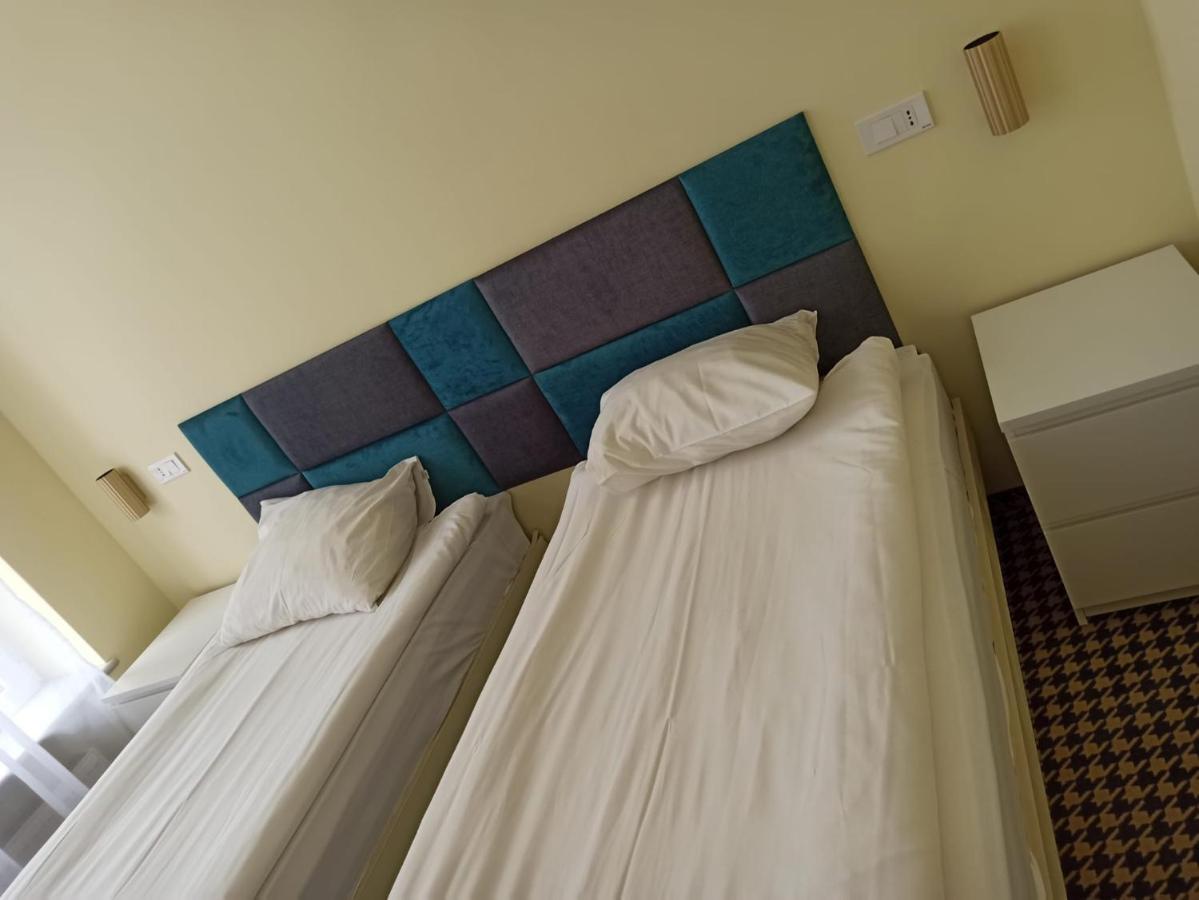 Hotel Astoria City Center Iasi Luaran gambar