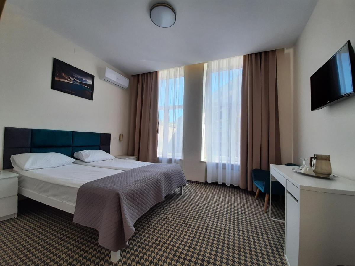Hotel Astoria City Center Iasi Luaran gambar