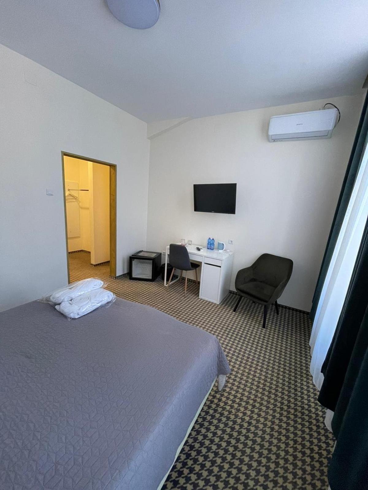 Hotel Astoria City Center Iasi Luaran gambar