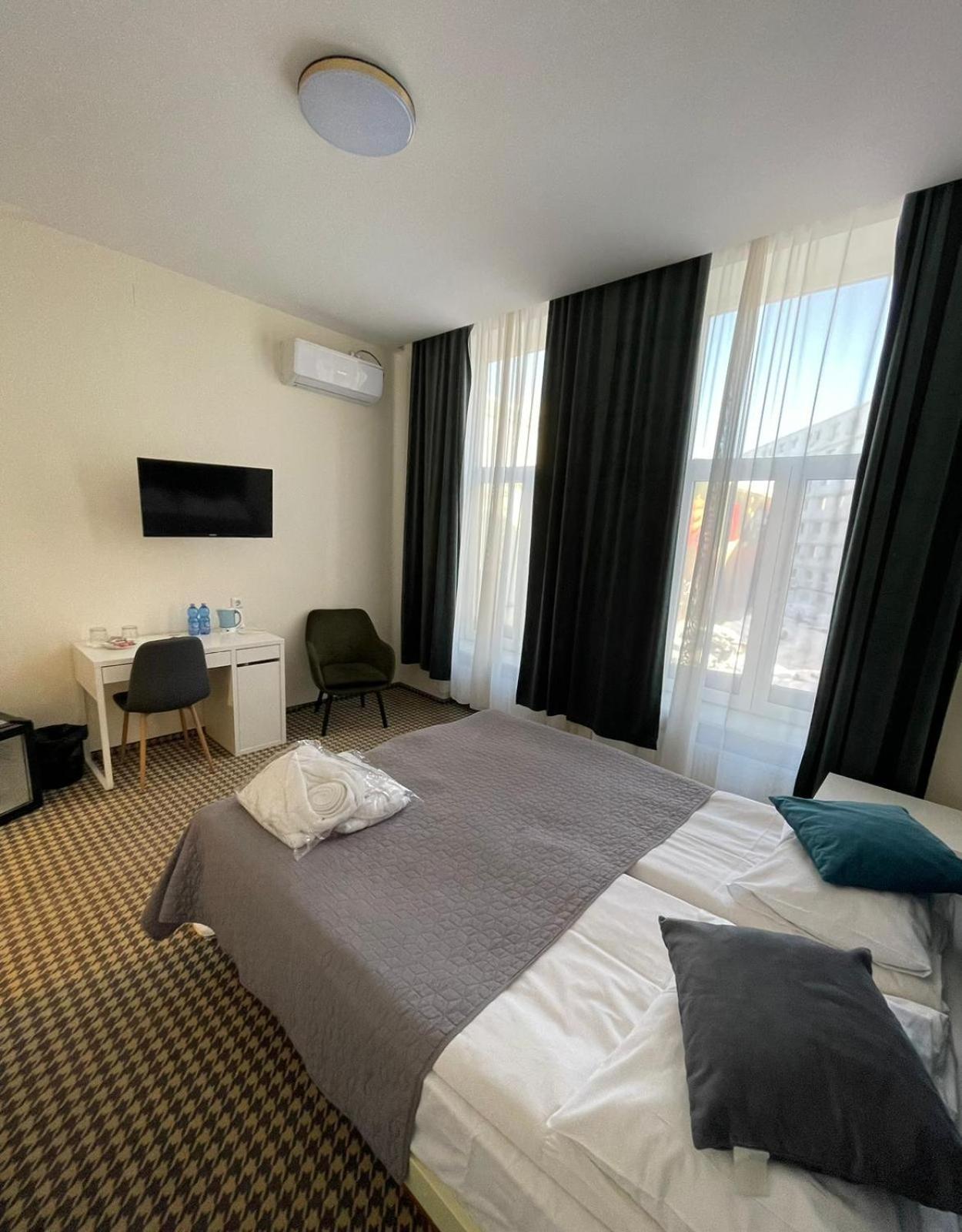 Hotel Astoria City Center Iasi Luaran gambar