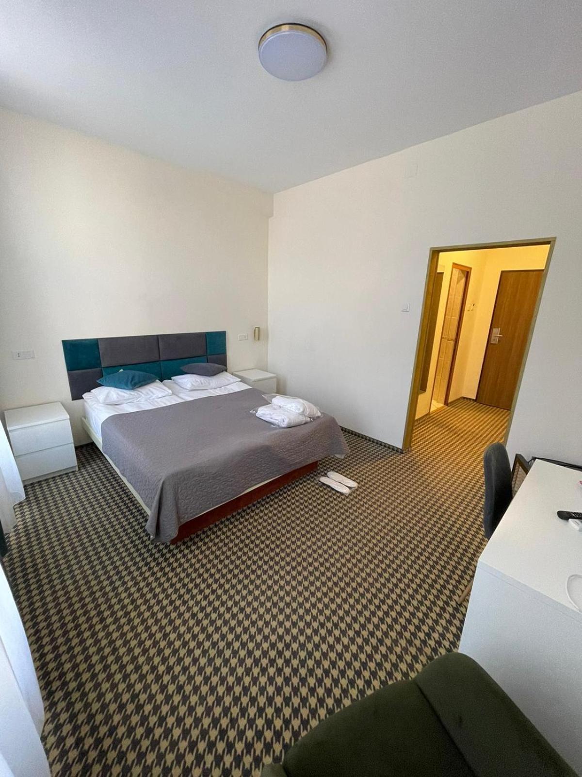 Hotel Astoria City Center Iasi Luaran gambar
