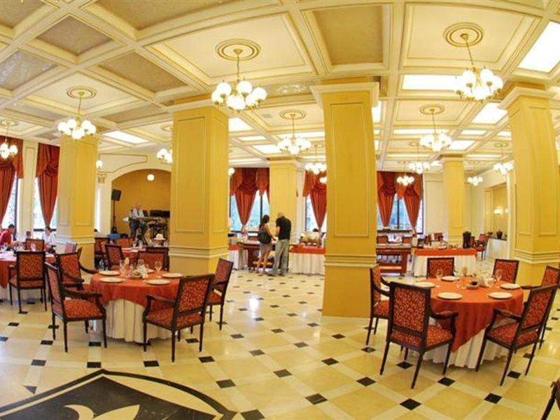 Hotel Astoria City Center Iasi Luaran gambar