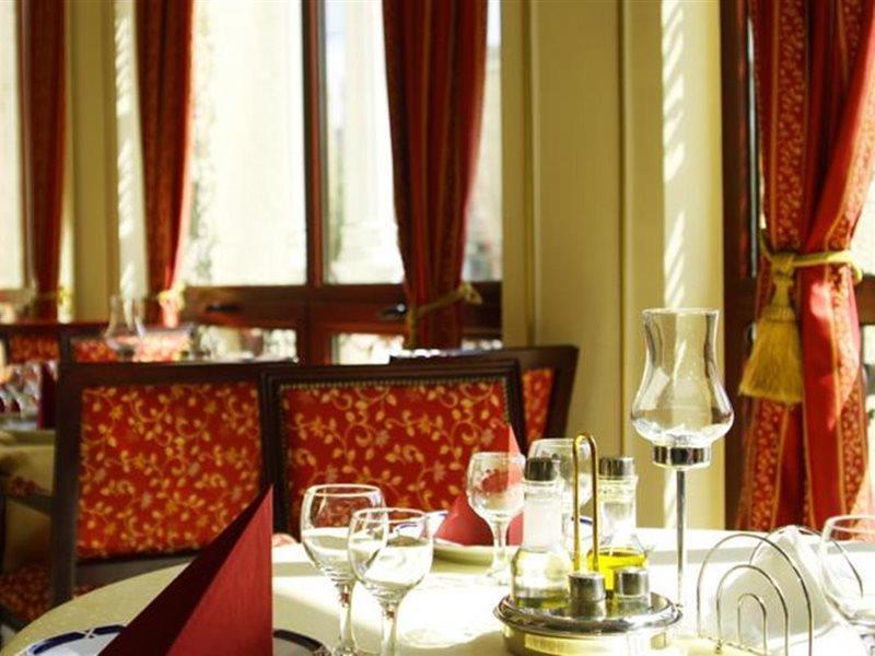 Hotel Astoria City Center Iasi Luaran gambar